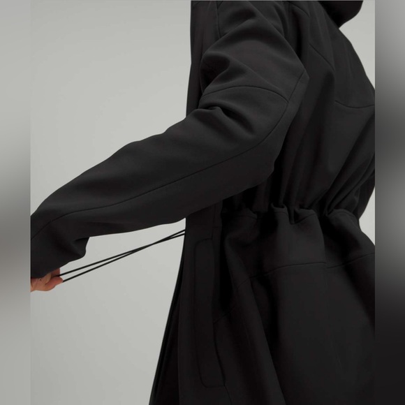 NWT Lululemon RepelShell Rain Jacket - Picture 5 of 7